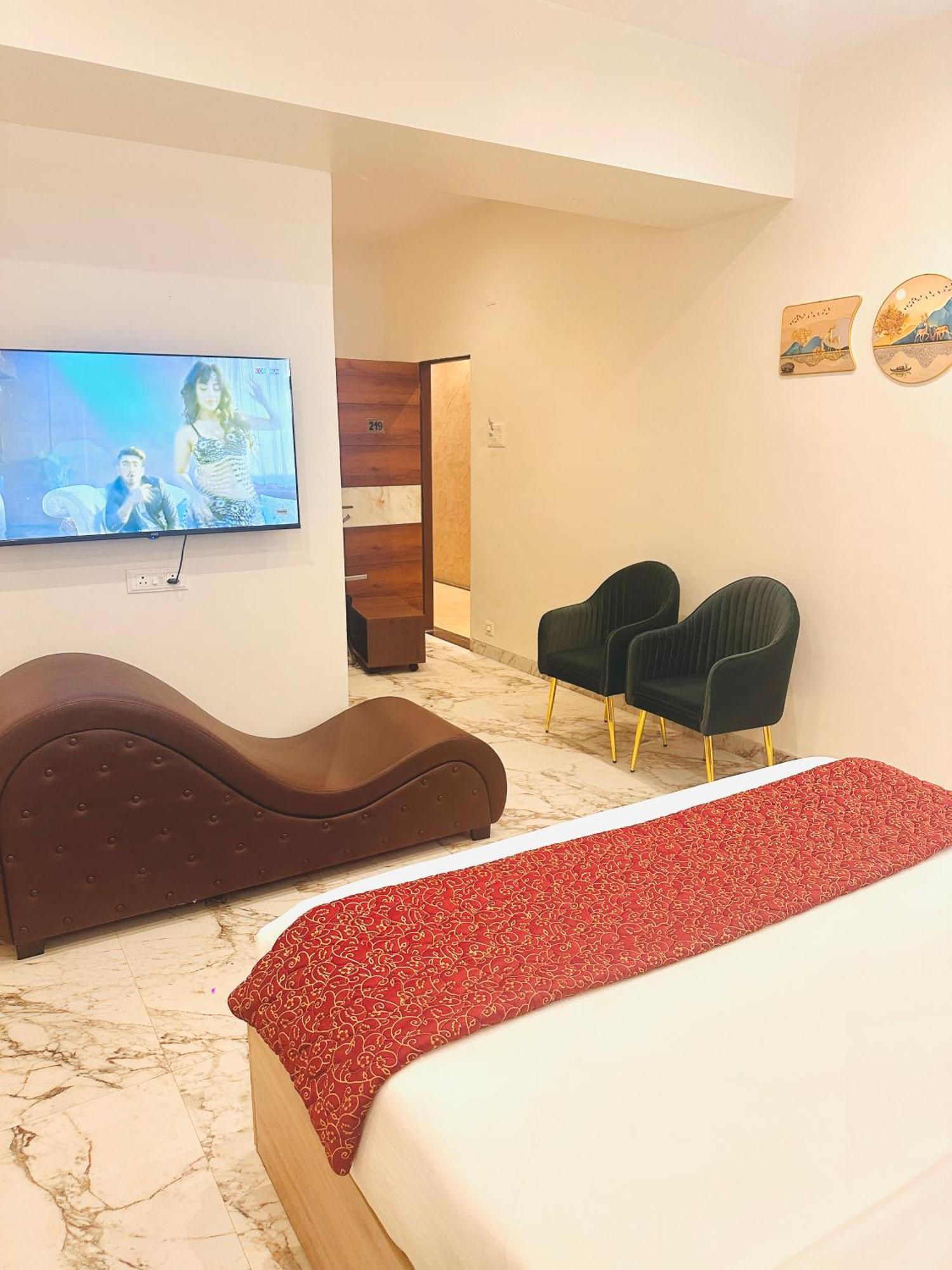 Hotel The Ceremony Kalyān Εξωτερικό φωτογραφία